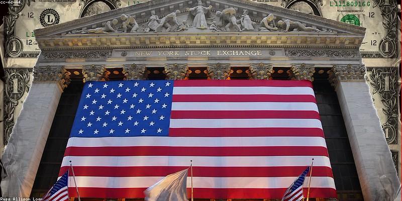 S&P 500 Caps Third Weekly Gain as Markets Weight Cool Retail Sales and AI Debt Inundation Financestocks
